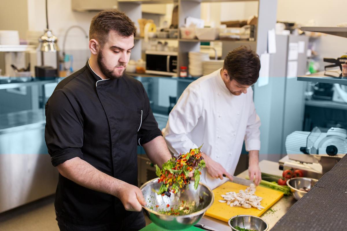Certificate III in Commercial Cookery (SIT30816)